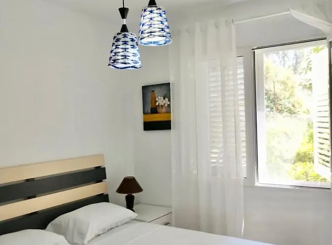 Apartamento With Enchanting Garden *
