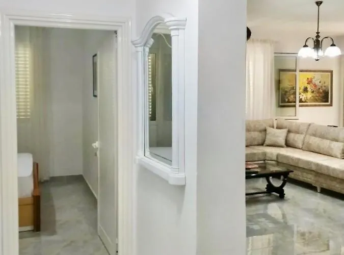 Apartamento With Enchanting Garden Golem (Tirana)